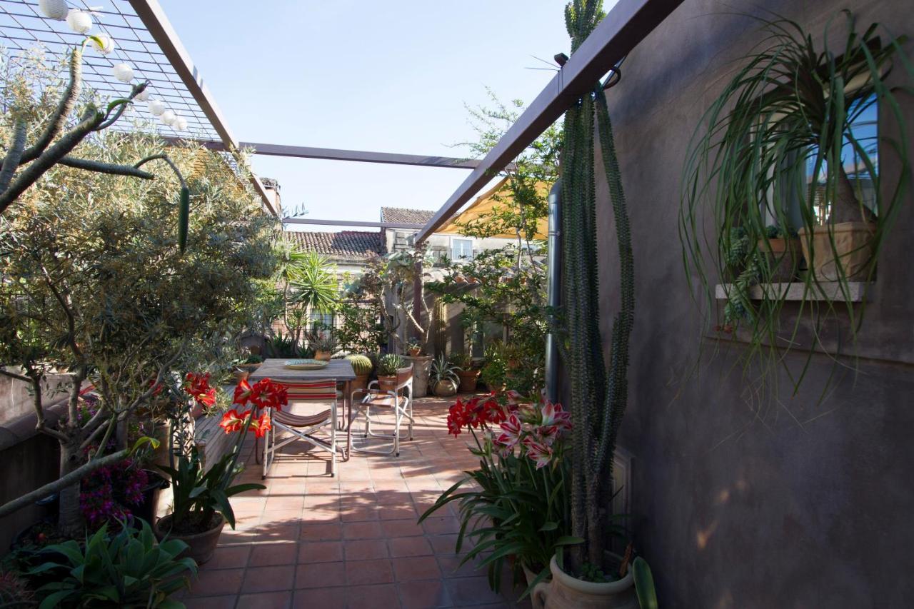Tre Vie Apartment Con Terrazzo Giardino Pensile Catania Exterior photo