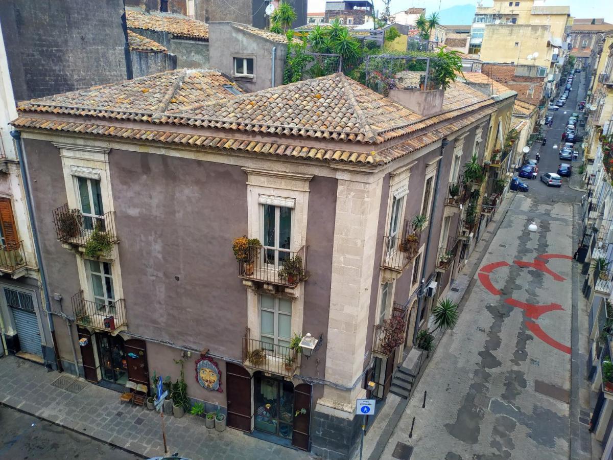 Tre Vie Apartment Con Terrazzo Giardino Pensile Catania Exterior photo