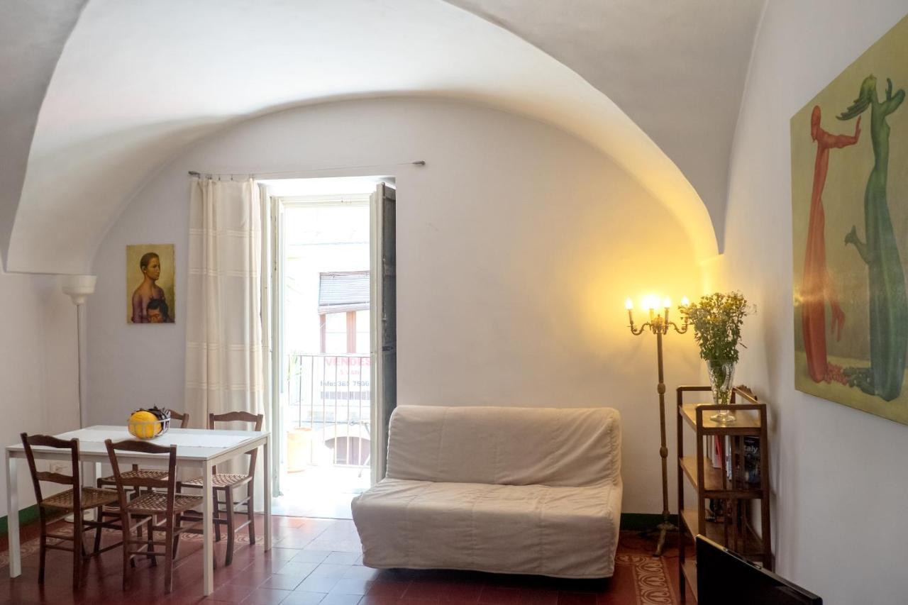 Tre Vie Apartment Con Terrazzo Giardino Pensile Catania Exterior photo