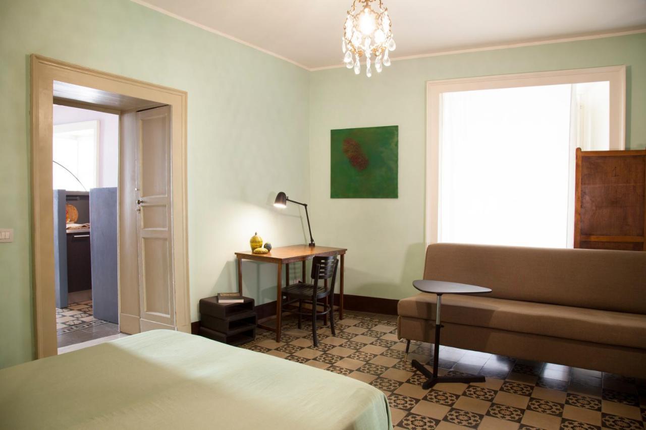 Tre Vie Apartment Con Terrazzo Giardino Pensile Catania Exterior photo