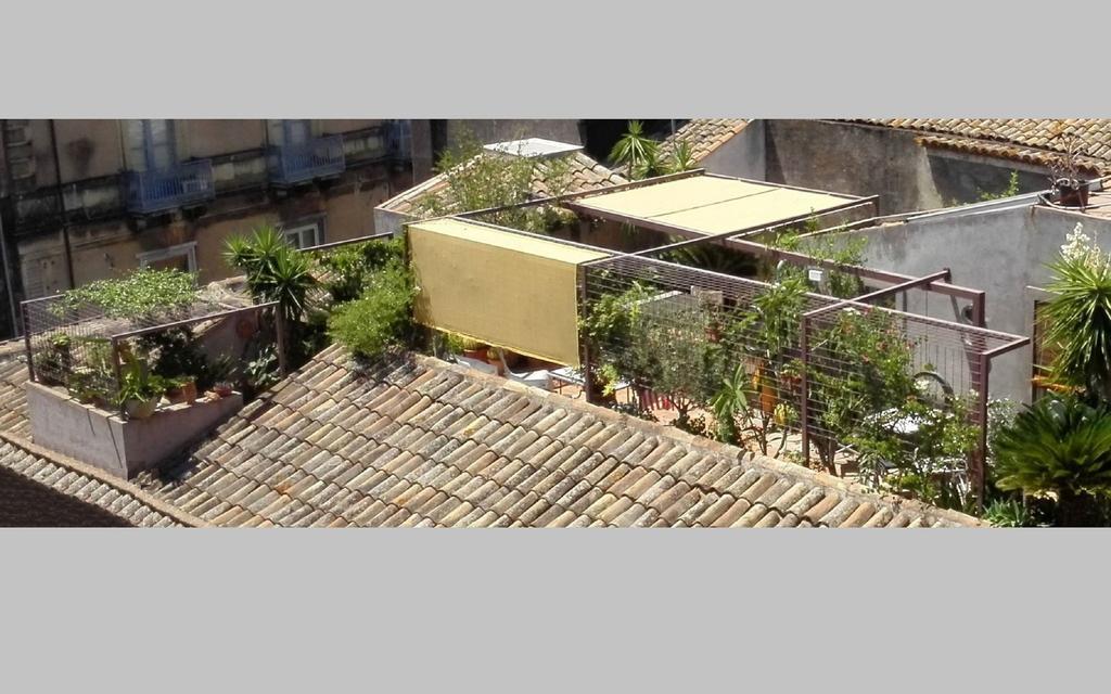 Tre Vie Apartment Con Terrazzo Giardino Pensile Catania Exterior photo